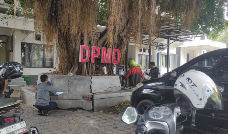 Kantor DPMD Situbondo. (Foto: Fathur Rozi - ZONA INDONESIA)