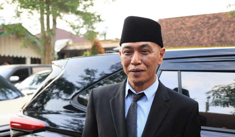 Ketua Satgas MBG Pemkab Jember, Achmad Imam Fauzi, diwawancarai media. (Foto: Dok/Diskominfo Jember - ZONA INDONESIA)