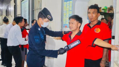 Rutan Kelas IIB Situbondo merazia warga binaan, Jumat (29/5/2026) malam. (Foto: Istimewa - ZONA INDONESIA)