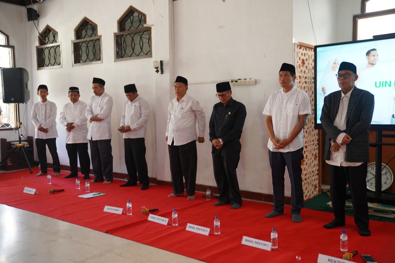 Prosesi pelepasan jemaah haji Keluarga besar UIN KHAS Jember. (Foto: Dok/Humas UIN KHAS Jember - ZONA INDONESIA)