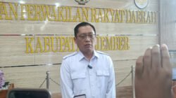 Viral Anggota Dewan Merokok dan Main Game Saat Rapat, Ketua DPRD Jember Minta Maaf dan Siapkan Sanksi