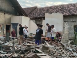 Dapur Rumah Lansia di Situbondo Roboh Diterjang Angin Kencang