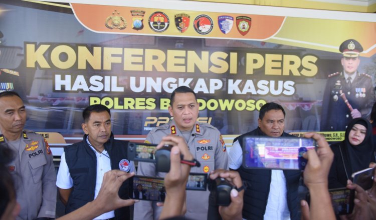 Konferensi pers ungkap kasus perampokan yang terjadi di Desa Cermee, Jumat (5/6/2026). (Foto: Dok/Istimewa - ZONA INDONESIA)