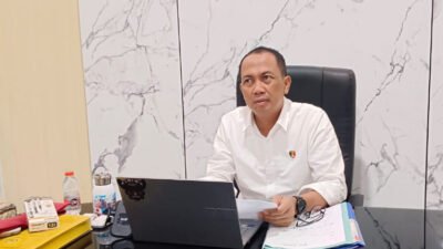 Kasatreskrim Polres Situbondo, AKP Selimat Akmal, diwawancarai media. (Foto: Fathur Rozi - ZONA INDONESIA)