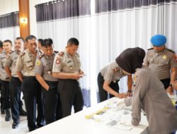 Kapolres Situbondo di Tes Urine Dadakan Bersama PJU