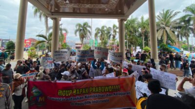 Ribuan Warga Jember Turun ke Jalan, Suarakan Dukungan untuk Program MBG