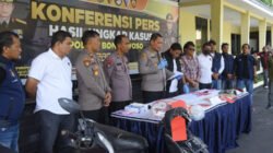 Konferensi pers di Mapolres Bondowoso, Jumat (26/6/2026). (Foto: Istimewa - ZONA INDONESIA)