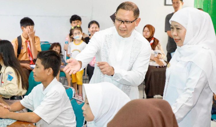 Gubernur Jatim meninjau SPMB jenjang SMA/SMK. (Foto: Istimewa - ZONA INDONESIA)