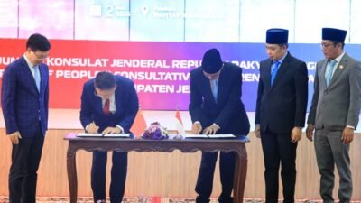 Penandatanganan berita acara Pemkab Jember dan delegasi Kota Jinhua, Rabu (3/6/2026). (Foto: Zainul Hasan - ZONA INDONESIA)