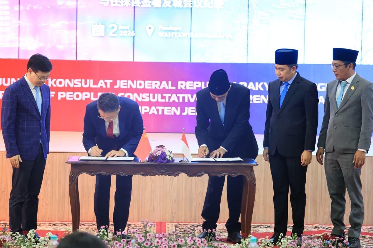 Penandatanganan berita acara Pemkab Jember dan delegasi Kota Jinhua, Rabu (3/6/2026). (Foto: Zainul Hasan - ZONA INDONESIA)