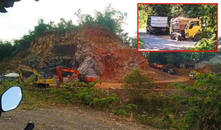 Aktivitas tambang galian C ilegal di wilayah Jember timur. (Foto: Zainul Hasan - ZONA INDONESIA)