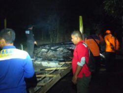 Ditinggal Tidur Pemilik, Rumah Semi Permanen di Situbondo Ludes Terbakar