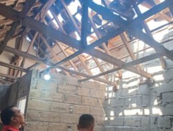 Dua Rumah Rusak Diterjang Angin Kencang di Situbondo, Warga Sempat Panik Dengar Suara Gemuruh
