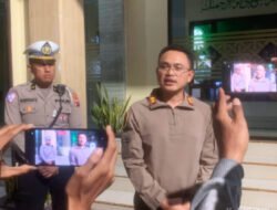 Polres Situbondo Tahan Dua Pria Pembawa Clurit, Berawal Saling Ejek di Medsos