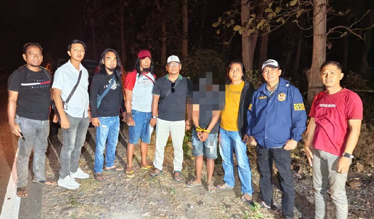 Seorang pria berinisial L (22) saat ditangkap Satreskrim Polres Situbondo. (Foto: Istimewa - ZONA INDONESIA)