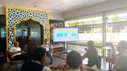 Media Gathering OJK Jember. (Foto: Zainul Hasan - ZONA INDONESIA)