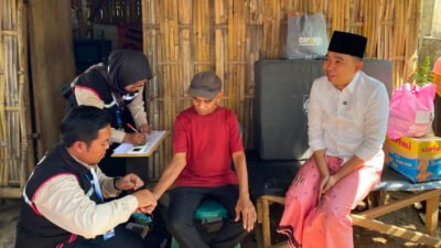 Bupati Jember mengecek layanan Home Care di Kecamatan Sumberbaru, Minggu (9/8/2026). (Foto: Istimewa - ZONA INDONESIA)