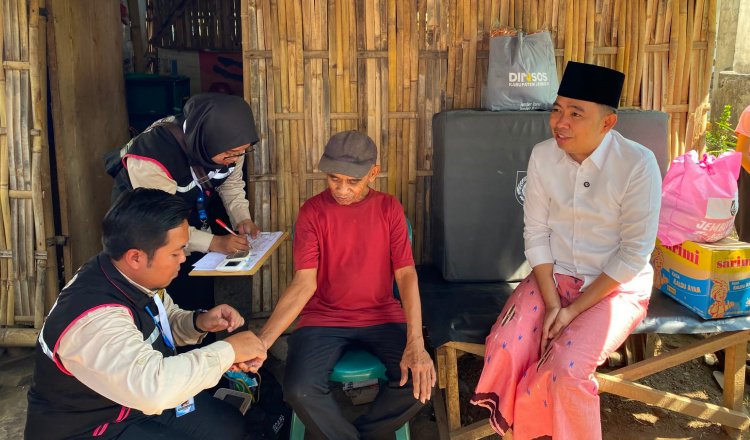 Bupati Jember mengecek layanan Home Care di Kecamatan Sumberbaru, Minggu (9/8/2026). (Foto: Istimewa - ZONA INDONESIA)