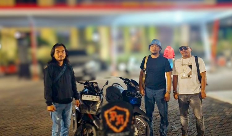 FS setibanya di halaman Mapolres Situbondo, Selasa (11/8/2026) malam. (Foto: Istimewa - ZONA INDONESIA).