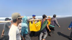 Detik-Detik Mencekam Perahu ‘Pantes’ Dihantam Ombak Meleman Jember: Satu Nelayan Tewas, Tiga Lainnya Masih Hilang!