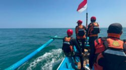 Tim SAR Gabungan Temukan Satu Korban Laka Laut di Pantai Paseban Jember