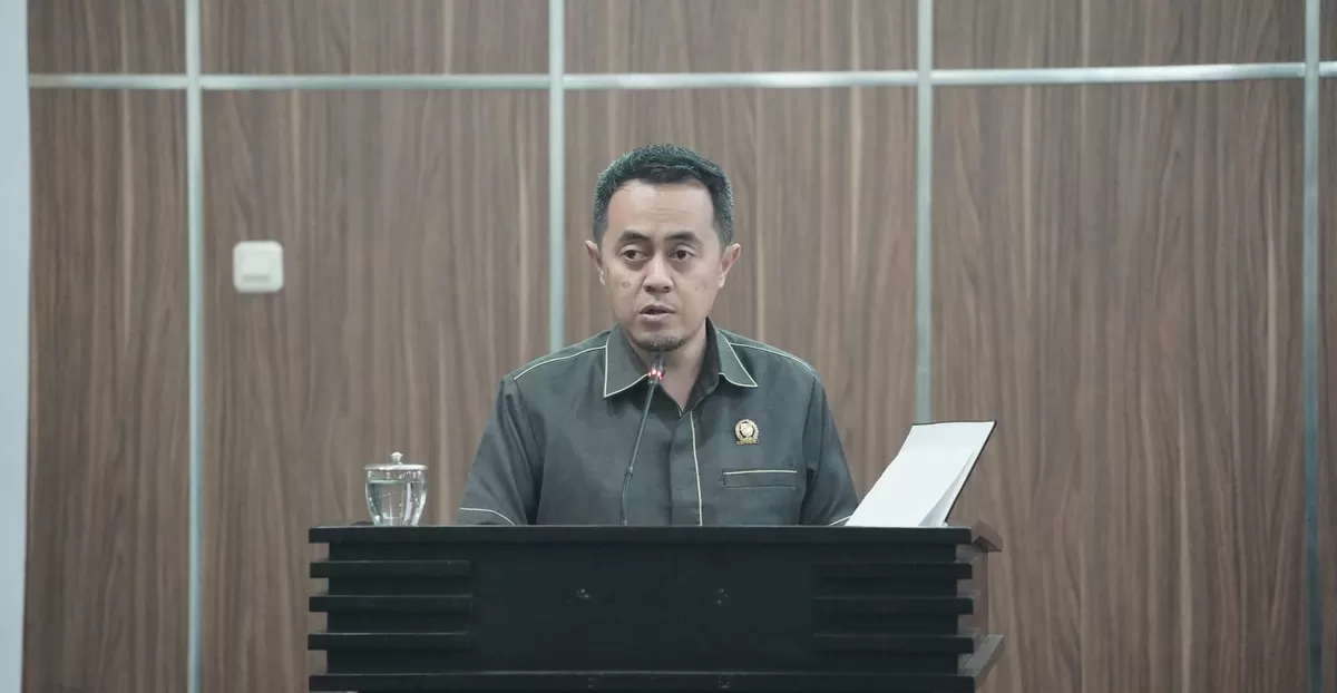 Ketua Fraksi Golkar DPRD Bondowoso, Kukuh Rahardjo, (Foto:Ubay - ZONA INDONESIA)