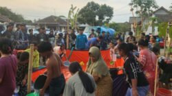Maba UIN KHAS Jember menyalurkan bantuan air bersih di Desa Kaliwining. (Foto: Teamwork - ZONA INDONESIA)
