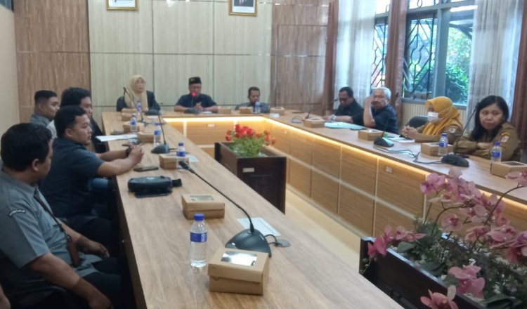 RDPU di gedung DPRD Jember, Senin (28/9/2026). (Foto: Istimewa - ZONA INDONESIA)