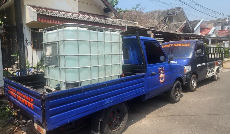 Mobil tangki Baret Rescue 159 Garda Pemuda NasDem Jember. (Foto: Istimewa - ZONA INDONESIA)