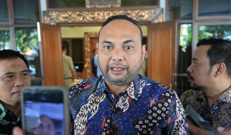 ​Ketua Komisi D DPRD Jawa Timur, Abdul Halim, diwawancarai media. (Foto: Dok/Istimewa - ZONA INDONESIA)
