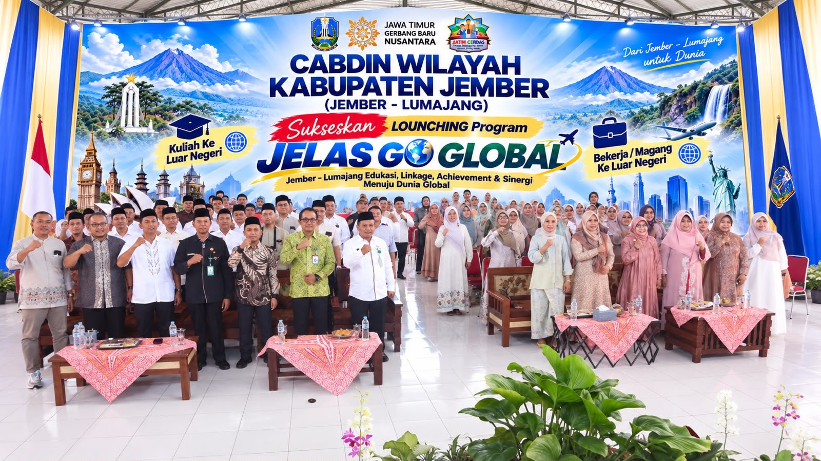 Foto bersama dalam acara peluncuran Program JELAS GO GLOBAL, Jumat (18/9/2026). (Foto: Dok/Istimewa - ZONA INDONESIA)
