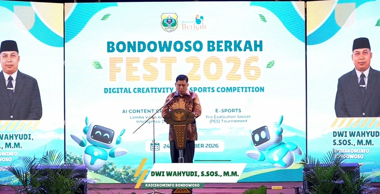 Kepala Diskominfo Bondowoso, Dwi Wahyudi, pada acara peluncuran aplikasi "Bondowoso Berkah", Sabtu (24/10/2026) malam, di halaman Mall Plaza City, (Foto: Ubay - ZONA INDONESIA).