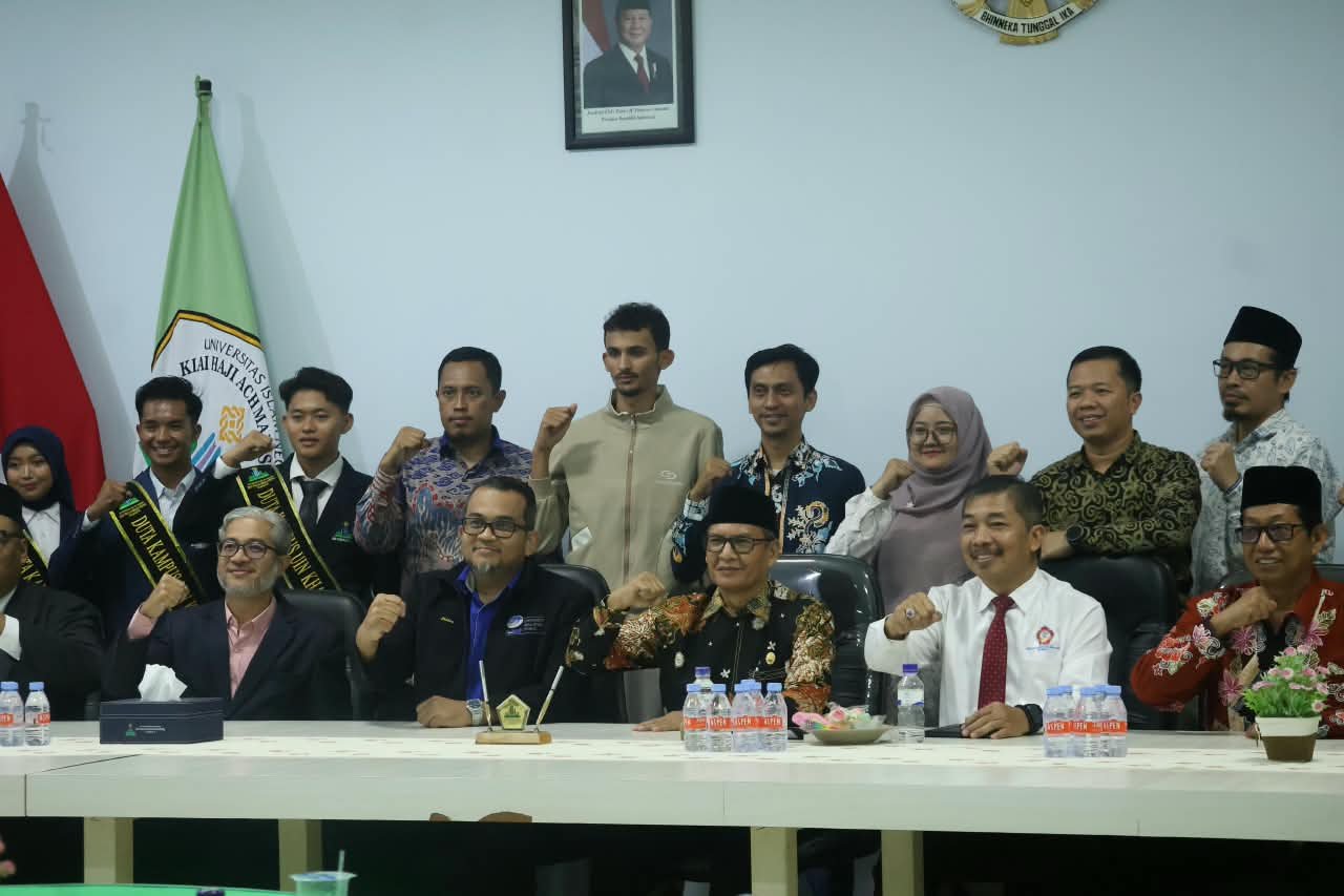 Delegasi UniMAP dan jajaran UIN KHAS Jember foto bersama. (Foto: Teamwork - ZONA INDONESIA)